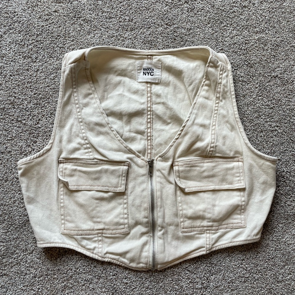 Women’s Madden NYC Cropped Vest- Size Medium